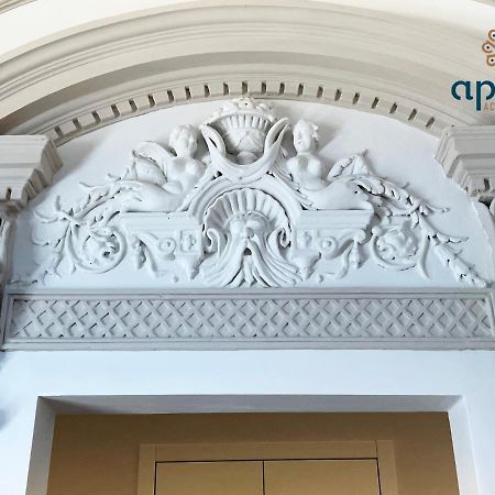 The Gorgeous By Apulia Accommodation Bari Luaran gambar